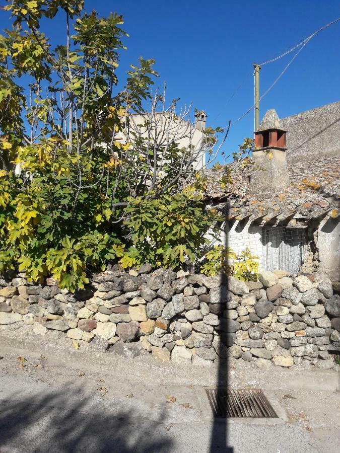 B&B Daddanca Ales Exterior foto